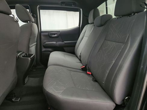 Used 2016 Toyota Tacoma TRD Off-Road AWD/4WD image 26