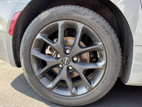 Used 2025 Chrysler Pacifica Limited FWD image 20