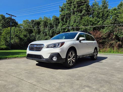 Used 2018 Subaru Outback 2.5i Limited AWD/4WD image 1