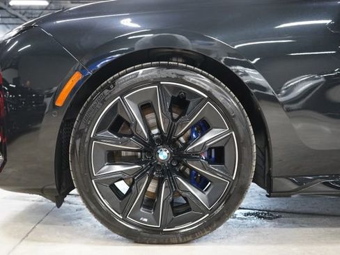 Used 2025 BMW 760i xDrive w/ Executive Package AWD/4WD image 35