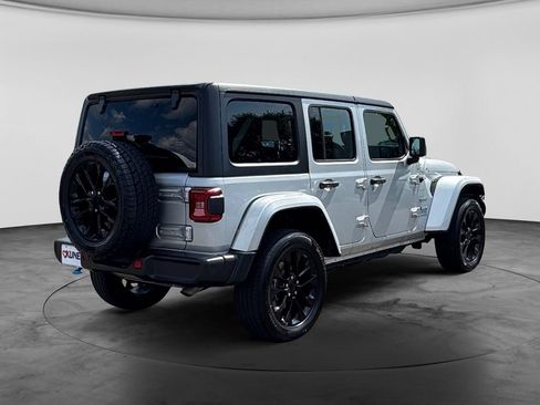 Used 2023 Jeep Wrangler Unlimited Sahara AWD/4WD image 9