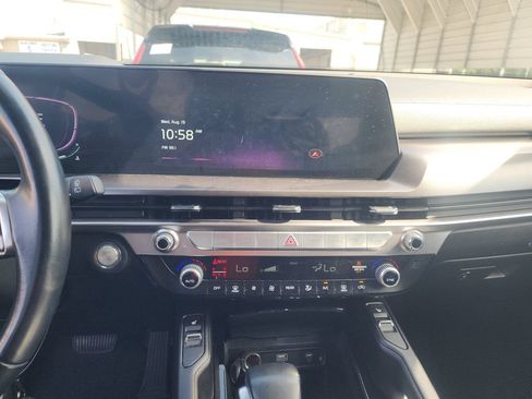 Used 2025 Kia Telluride S FWD image 11