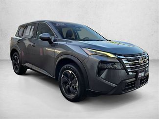 Used 2024 Nissan Rogue SV AWD/4WD video 3