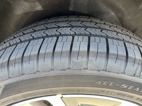 New 2026 Cadillac Vistiq Sport w/ LPO, Floor Liner Package image 23