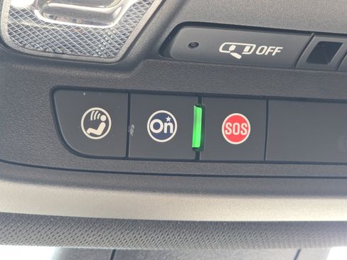 Used 2023 Chevrolet Traverse LT FWD image 16