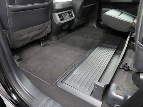 Used 2025 Ford F250 Lariat w/ Black Appearance Package image 55