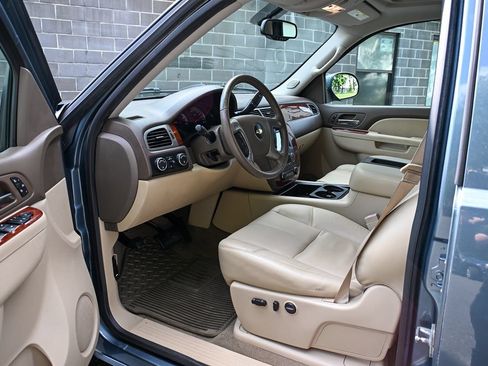 Used 2013 Chevrolet Silverado 1500 LTZ w/ LTZ Plus Package AWD/4WD image 5