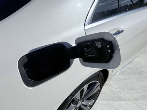 Used 2015 Mercedes-Benz S 550 Sedan w/ Premium 1 Package image 9