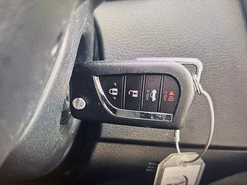 Used 2025 Toyota Corolla LE image 16