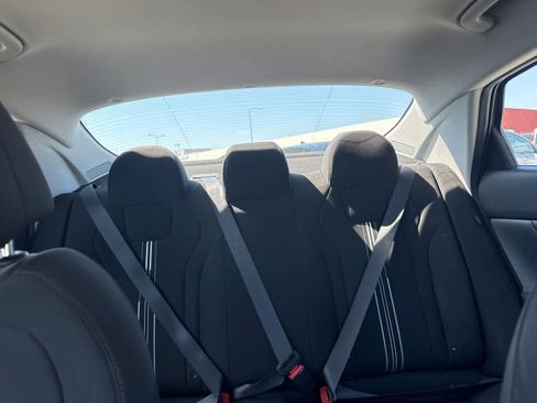 Used 2024 Hyundai Elantra SEL FWD image 19