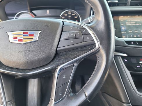 Used 2022 Cadillac XT5 Premium Luxury FWD image 22