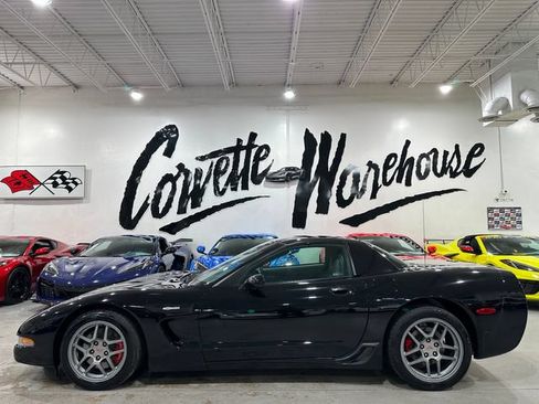 Used 2001 Chevrolet Corvette Z06 w/ Memory Pkg RWD image 2