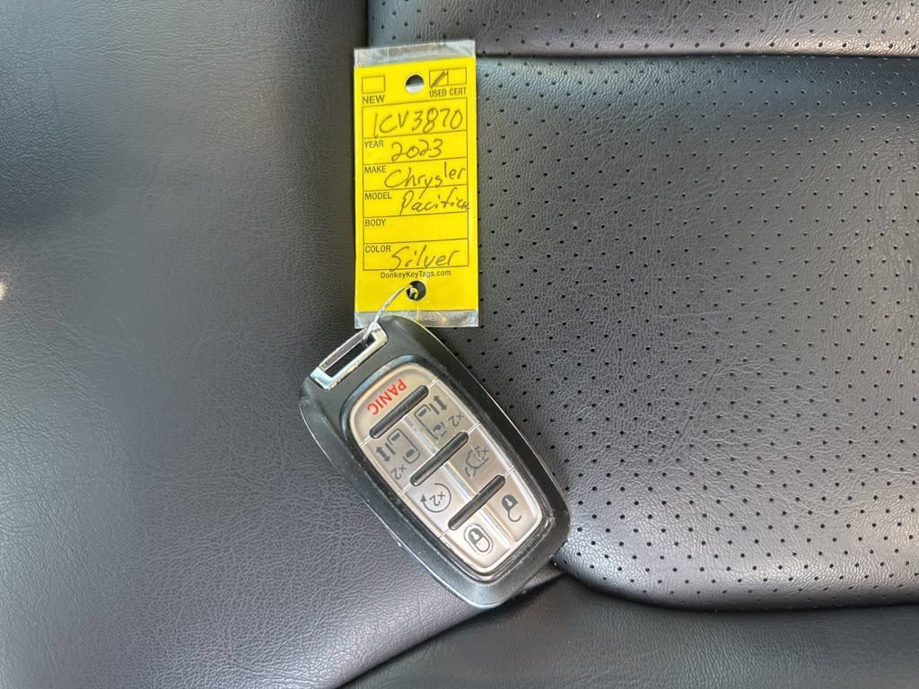 Used 2023 Chrysler Pacifica Touring-L FWD image 36