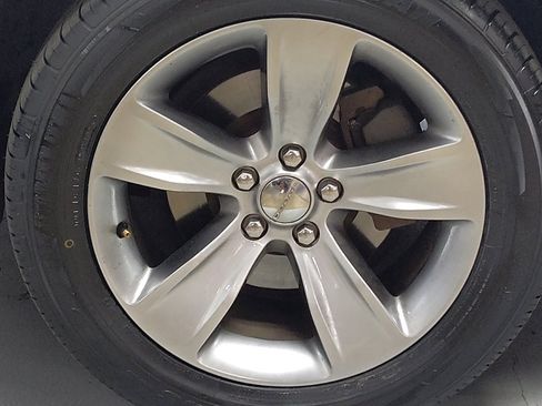 Used 2016 Dodge Challenger SXT RWD image 31