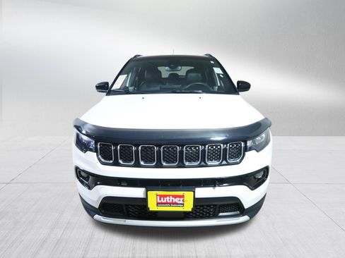 Used 2023 Jeep Compass Limited AWD/4WD image 2