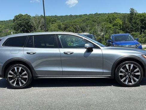 Used 2021 Volvo V60 T5 Cross Country w/ Advanced Package AWD/4WD image 5