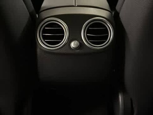 Used 2018 Mercedes-Benz GLC 300 4MATIC image 28