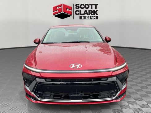 Used 2025 Hyundai Sonata SEL FWD image 2