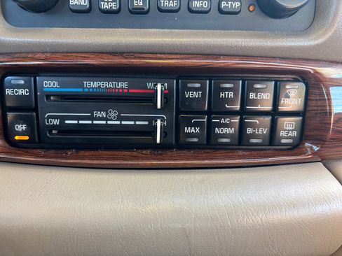 Used 2004 Buick Le Sabre Custom image 15