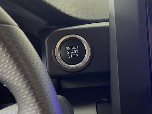 Used 2025 Toyota 4Runner SR5 AWD/4WD image 23