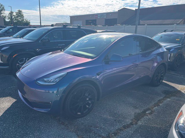 Used 2022 Tesla Model Y Long Range AWD/4WD image 1