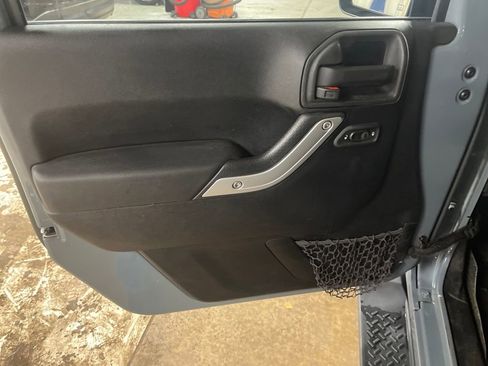 Used 2014 Jeep Wrangler Unlimited Sahara w/ Trailer Tow Group image 11