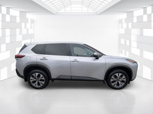 Used 2023 Nissan Rogue SV FWD image 8