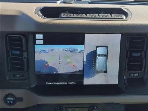 Used 2023 Ford Bronco Wildtrak image 11