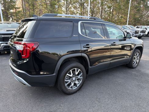 Used 2023 GMC Acadia SLT AWD/4WD image 10