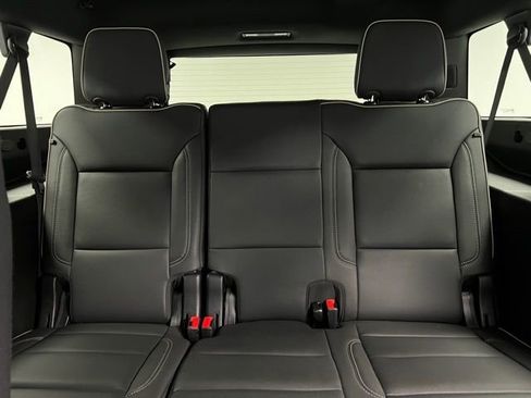Used 2025 Chevrolet Suburban Premier image 46