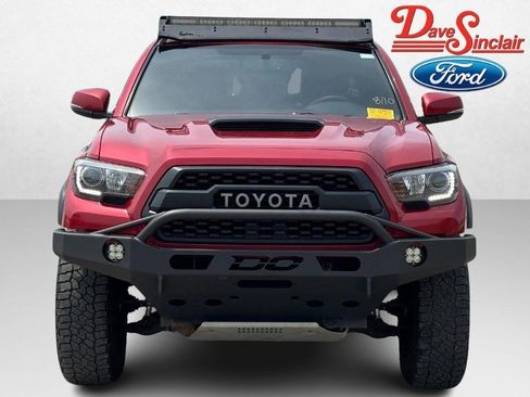 Used 2017 Toyota Tacoma TRD Pro AWD/4WD image 2
