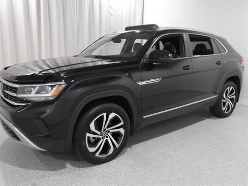 Used 2023 Volkswagen Atlas Cross Sport SEL image 3