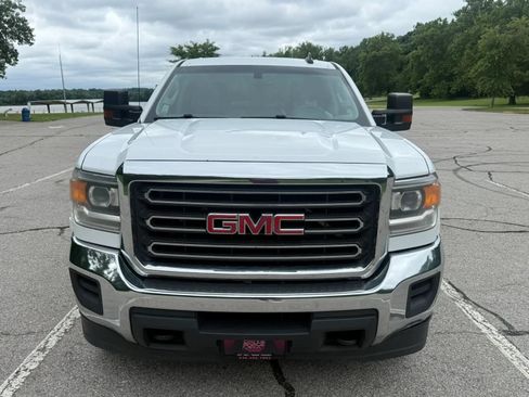Used 2017 GMC Sierra 3500 SLE w/ Suspension Package, Off-Road AWD/4WD image 2
