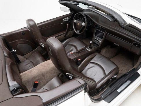 Used 2006 Porsche 911 Carrera RWD image 56