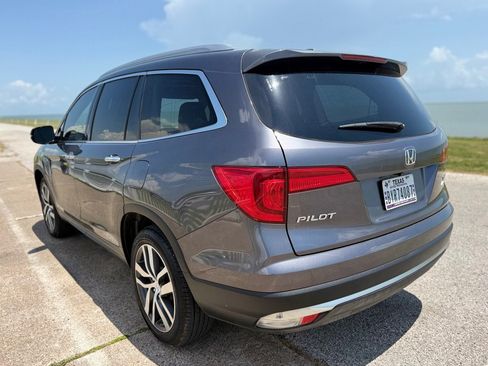 Used 2017 Honda Pilot Touring image 7