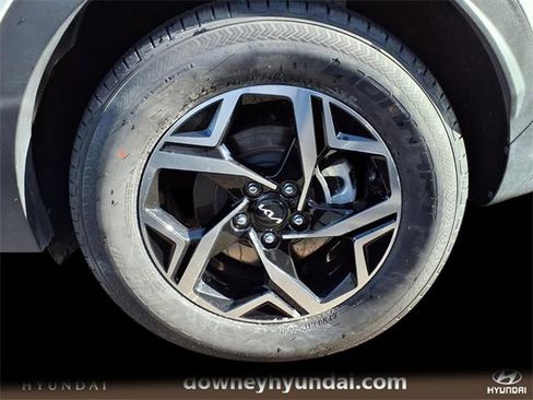Used 2024 Kia Sportage LX image 6