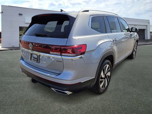 Used 2024 Volkswagen Atlas SEL image 3