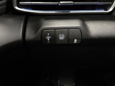 Used 2024 Hyundai Elantra Limited image 24