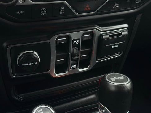 Used 2021 Jeep Wrangler Unlimited Sahara image 13