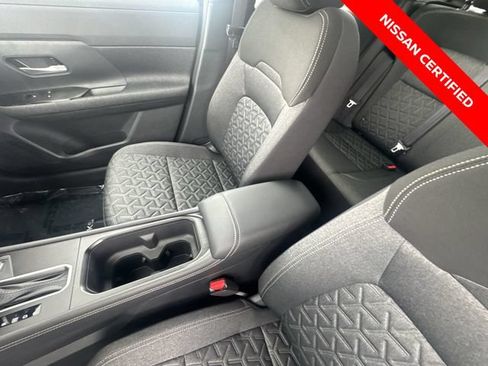 Used 2025 Nissan Kicks SV AWD/4WD image 20