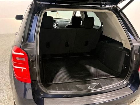 Used 2017 Chevrolet Equinox LT w/ Convenience Package image 39