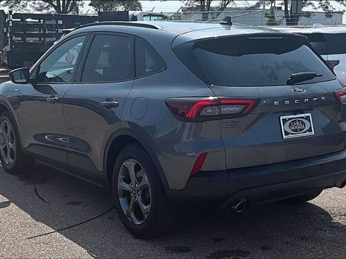 Used 2025 Ford Escape ST-Line FWD image 5