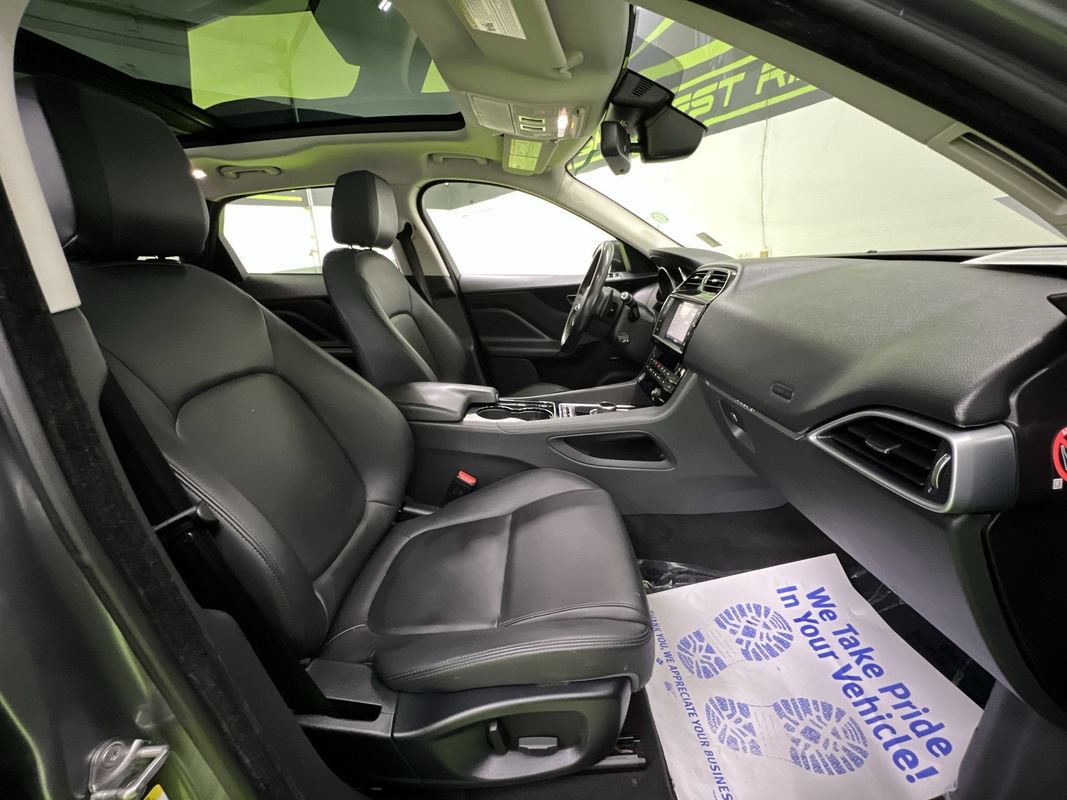 Used 2017 Jaguar F-PACE Premium AWD/4WD image 29