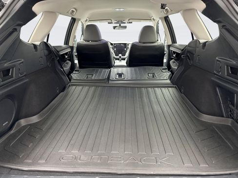 Used 2024 Subaru Outback Limited image 21