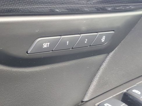 Used 2023 Buick Envision Essence image 12