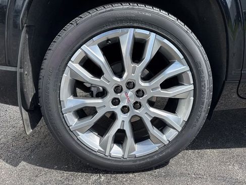Used 2024 GMC Acadia Denali AWD/4WD image 5