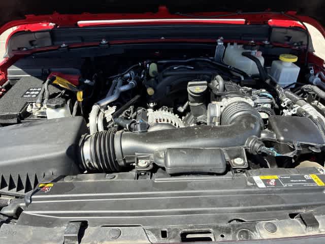 Used 2023 Jeep Gladiator Sport AWD/4WD image 15
