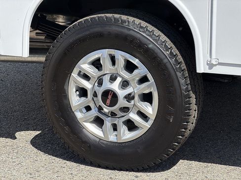 New 2026 GMC Sierra 2500 Pro w/ Convenience Package AWD/4WD image 27
