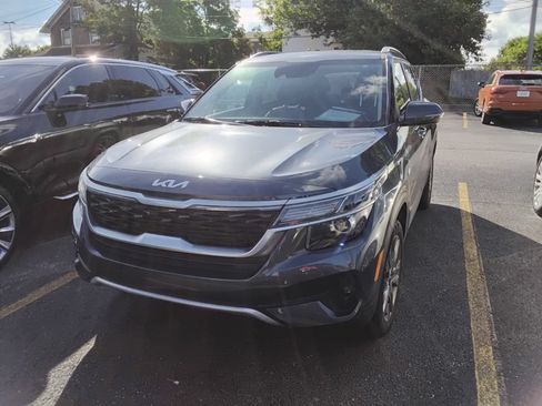 Used 2023 Kia Seltos S AWD/4WD image 11