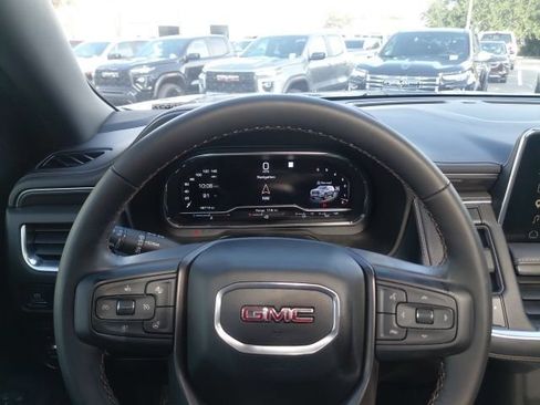 Used 2022 GMC Yukon XL AT4 AWD/4WD image 30